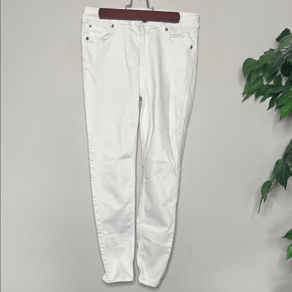 Jones New York Women's Crisp White Skinny Jeans